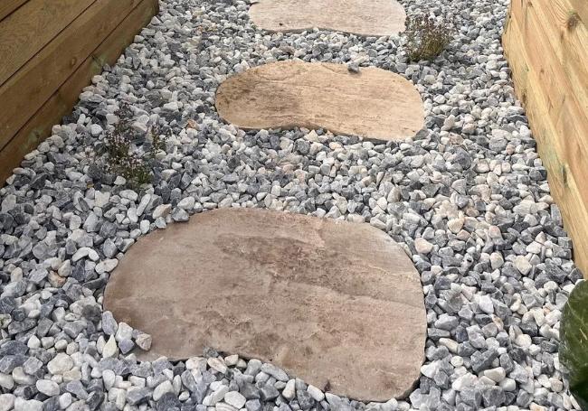 Bradstone Fossil Buff Stepping Stone