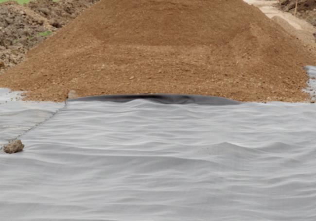 Lotrak Geotextile Woven Membrane 450m² Roll