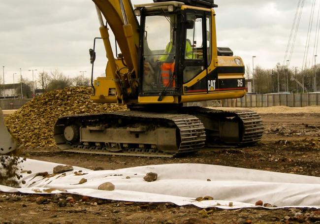 Lotrak 100 Geotextile Non-Woven Membrane 450m² Roll