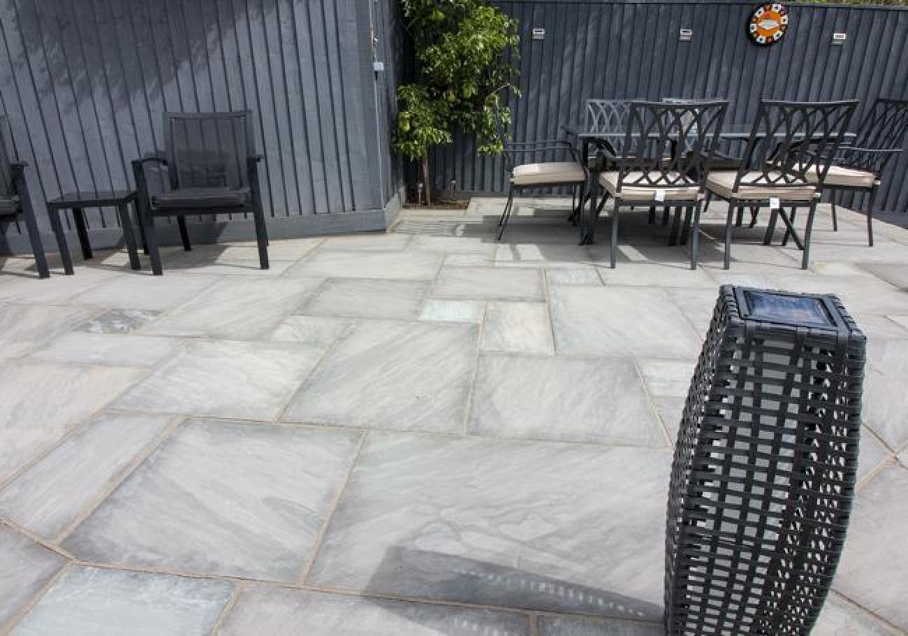 AWBS Stone Grey Sandstone 15.22m² Paving Pack