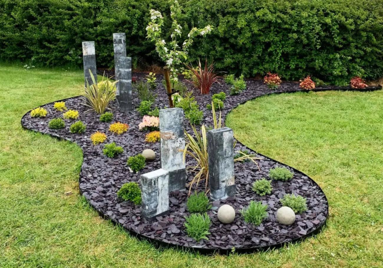 Core Edge 65mm Steel Lawn Edging 5m Pack Core Edge 65mm Steel Lawn Edging 5m Pack