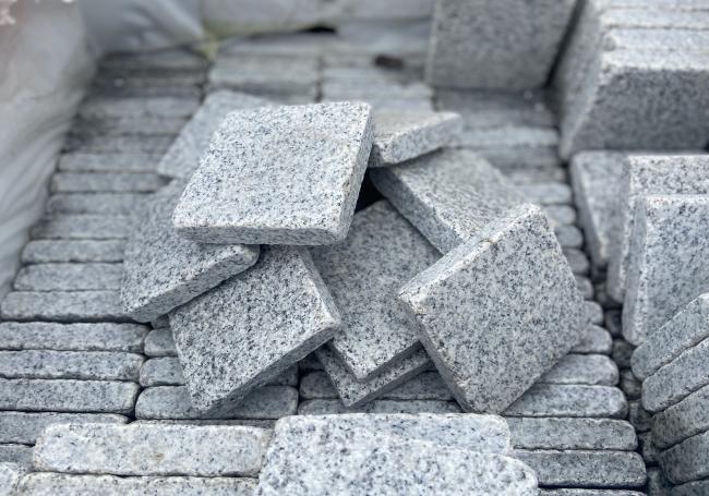 Digby Ice Granite Setts 100mm Singles