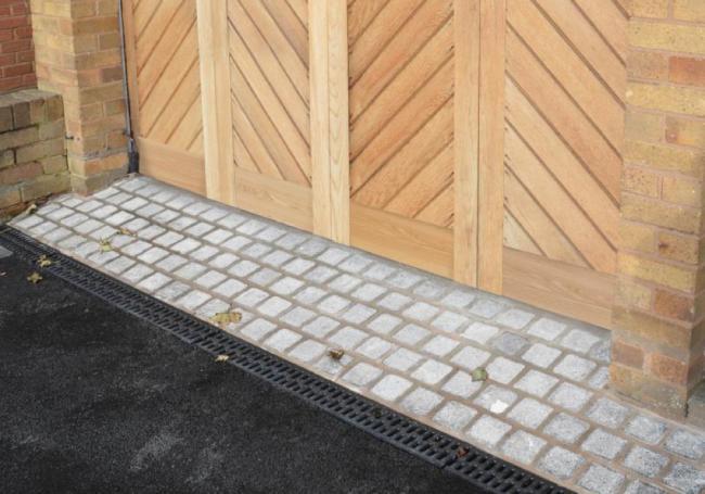 Digby Ice Granite Setts 100mm Singles