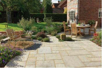 How to Choose the Best Patio Paving