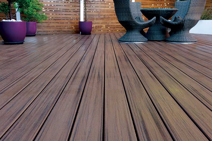 Trex Transcend composite decking in Spiced Rum colour