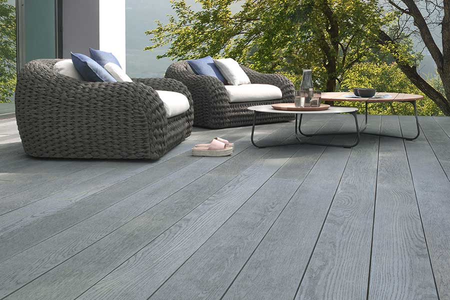 Smart new deck featuring Millboard Enhanced Grain Brushed Basalt composite decking boards