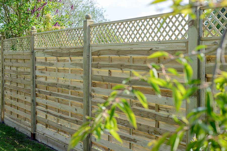 Grange Alderley fence top decorative trellis panels